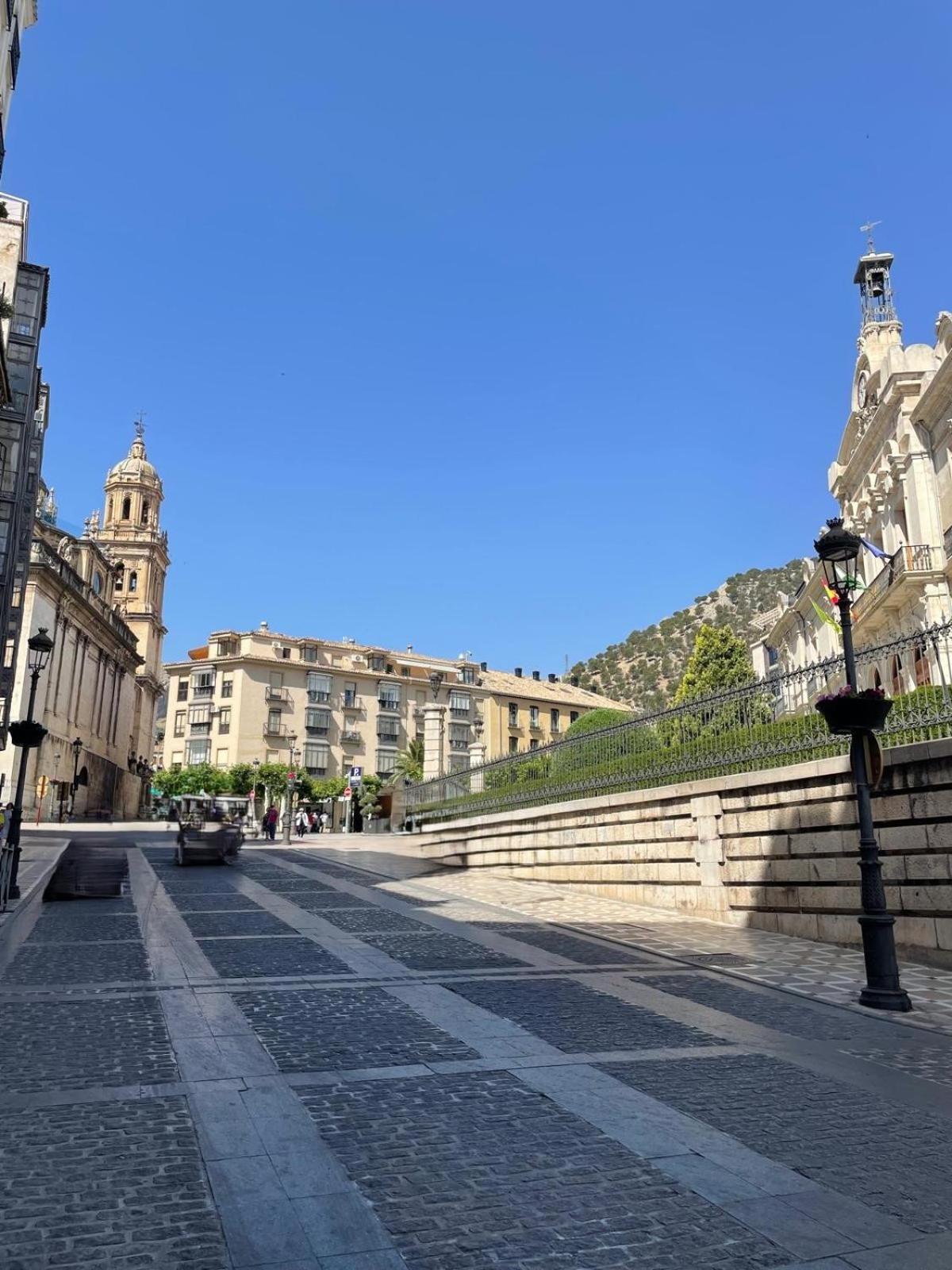 Alojamiento Comercio. Jaén Exterior foto